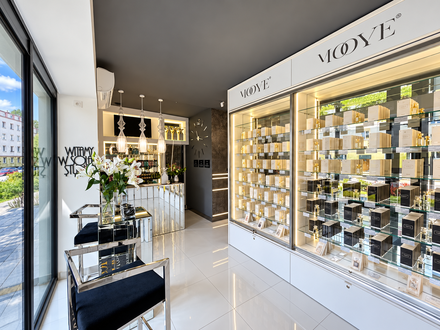 Eleganckie wnętrze butiku perfum